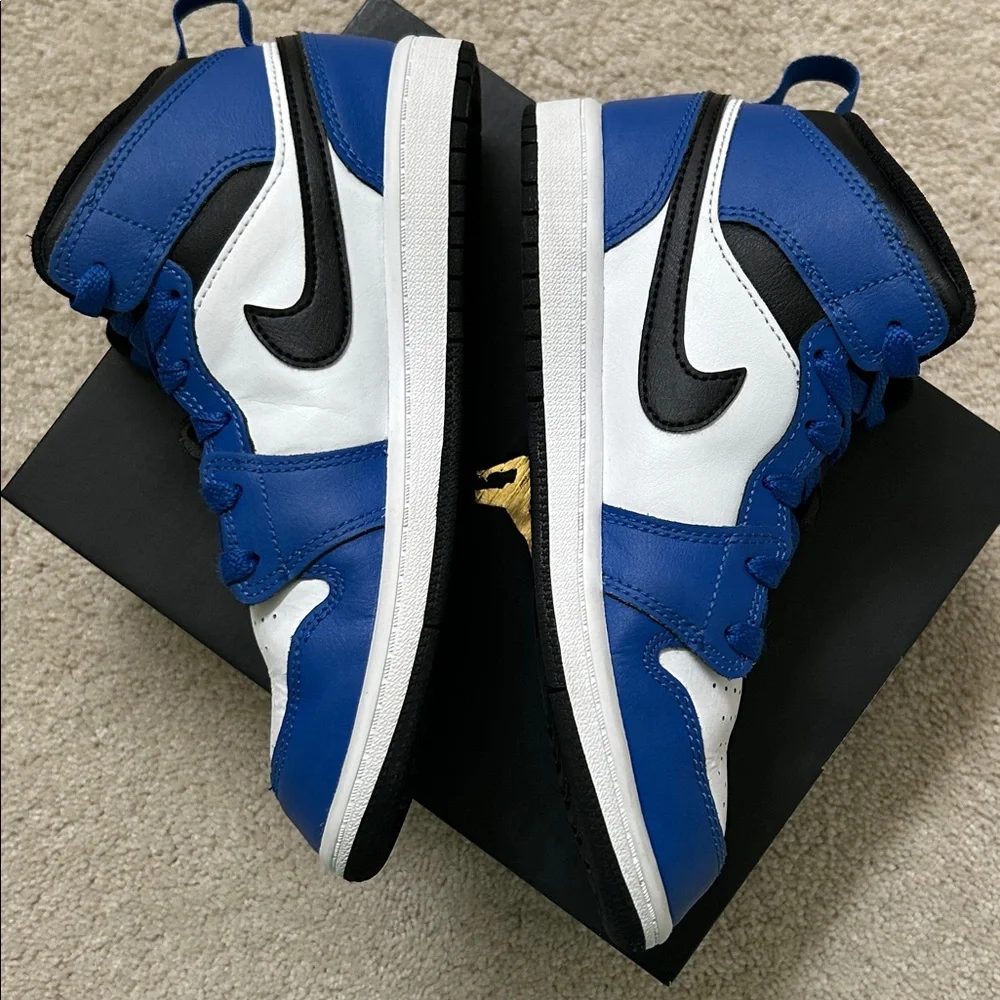 Nike Air Jordan | 1 Mid GS Blue Sneakers | 3 Y